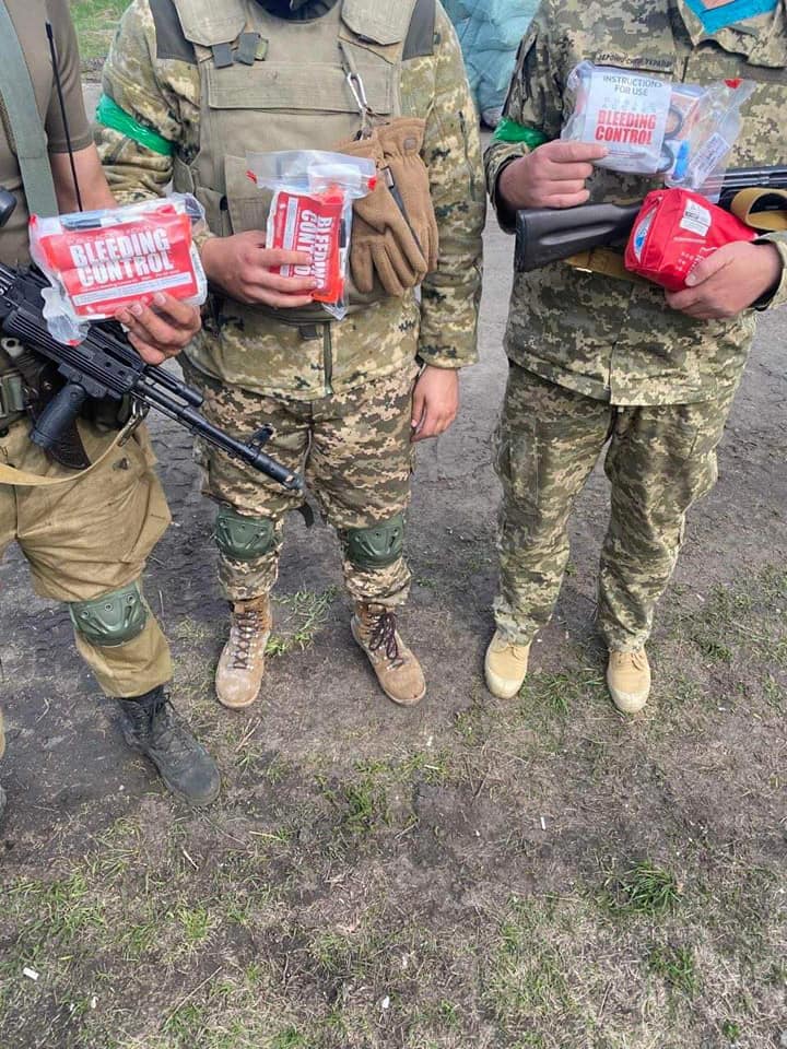 територіальна оборона отримує допомогу від волонтерів у Бахмуті